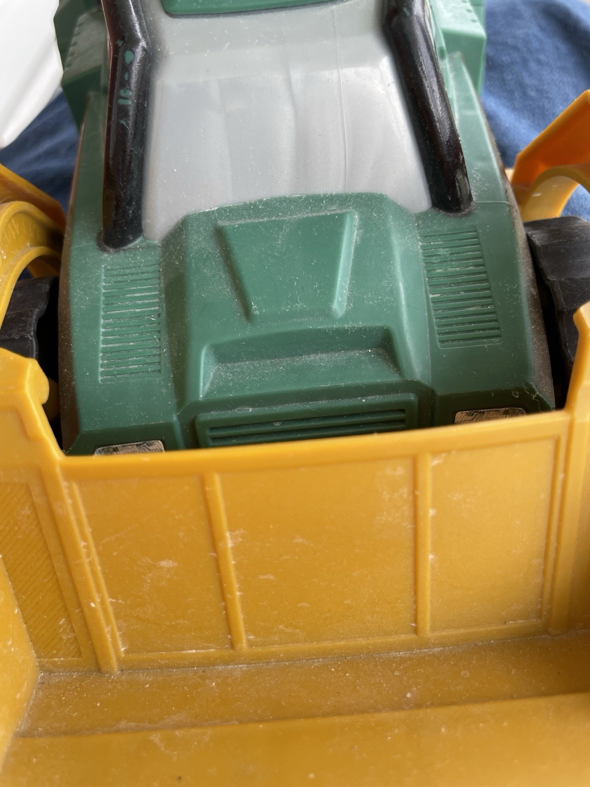Matchbox DML 55 Plastic Dump Truck Toy Green Yellow 2015 Construction Vehicle