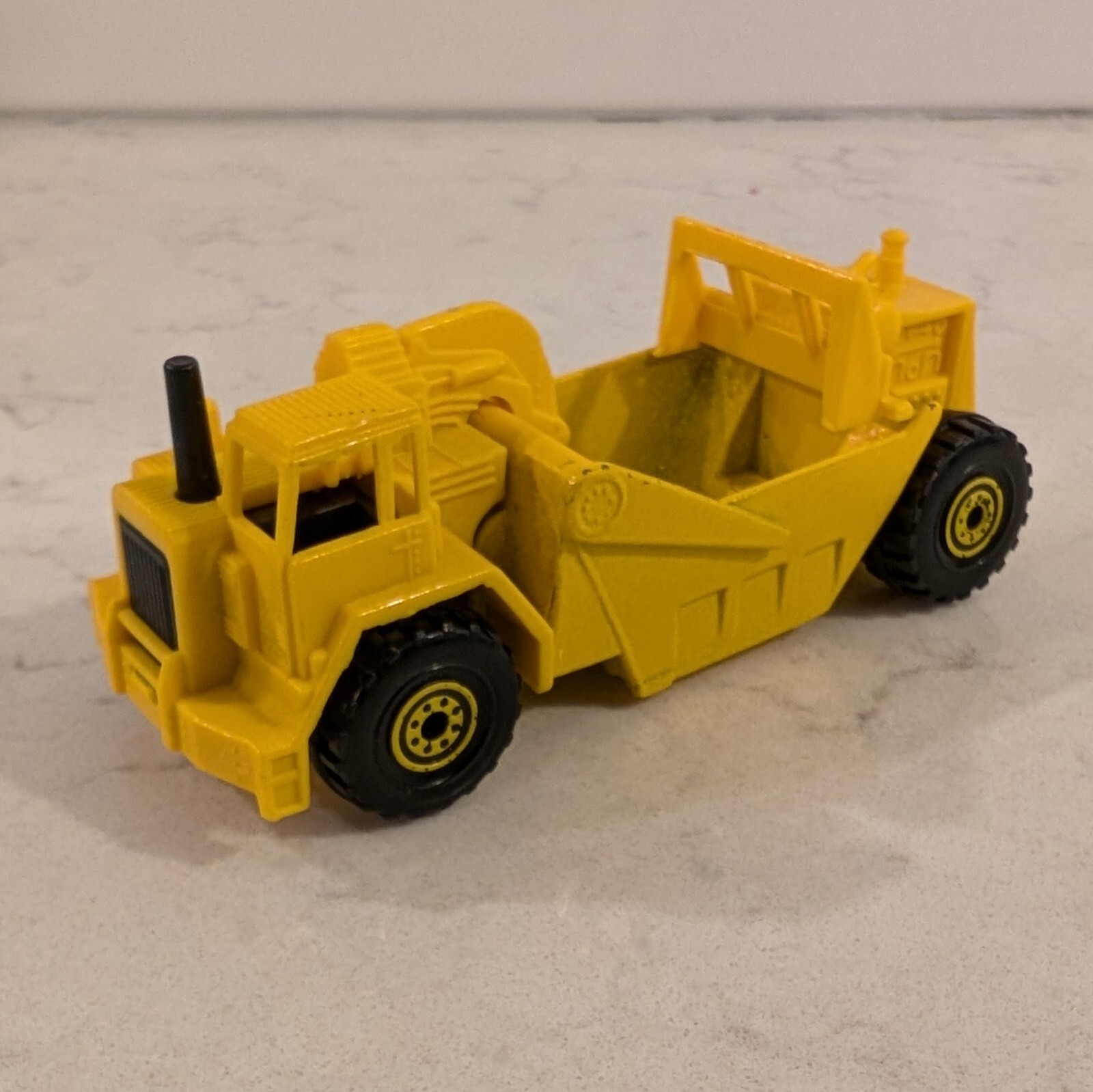 VTG 1980s 1990s Hot Wheels CAT Earth Mover wheel tractor-scraper 3715 Workhorses