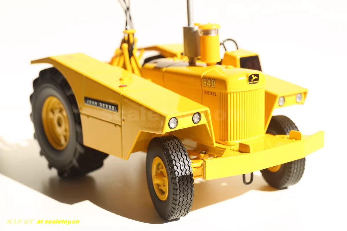 1:24 Scale John Deere 840 Diesel with 400 Scraper – Reuhl Model JD840/400 New