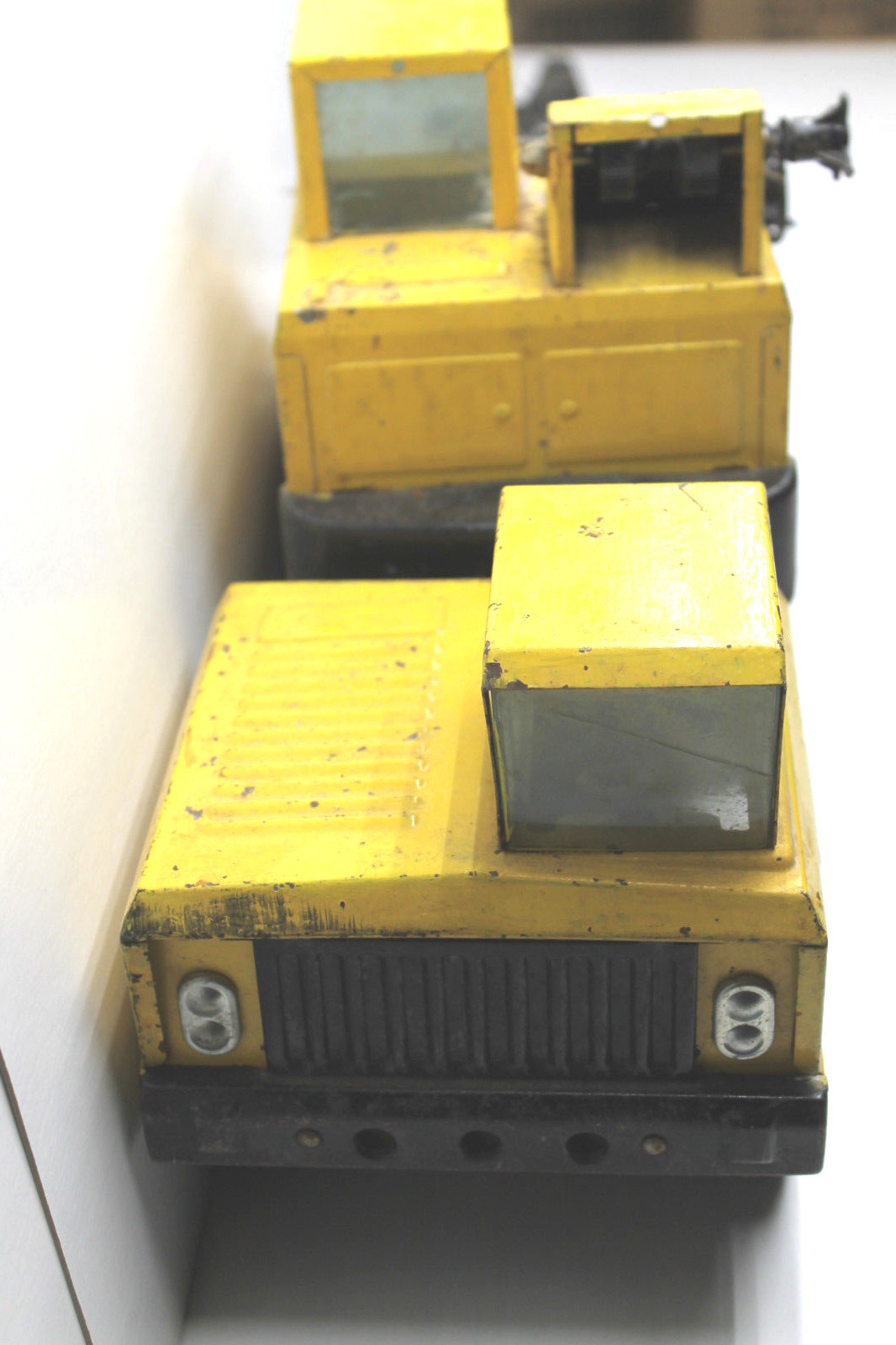 VINTAGE NYLINT JUMBO MICHIGAN SHOVEL CRANE TRUCK with CLAM SHELL 1966-1973