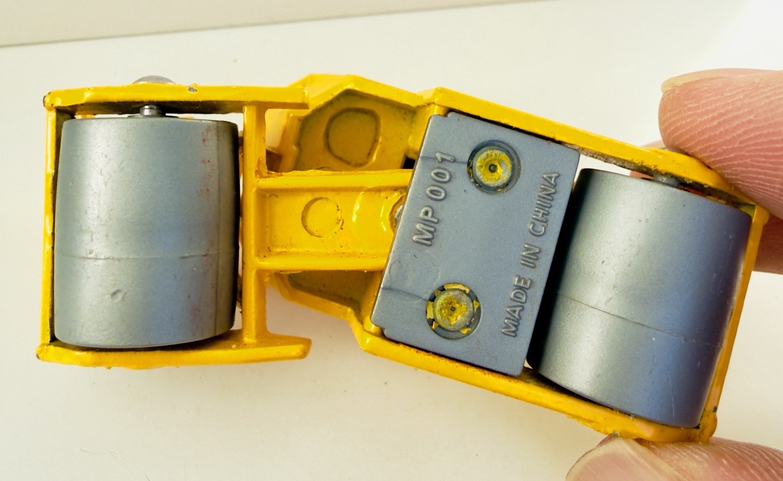 Road Roll MP001 DieCast Scale 1:64 Scale Mystery Manufacture Steamroller Yellow