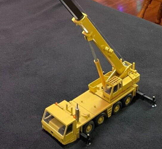 Conrad Grove All Terrain Hydraulic Crane GMK4070