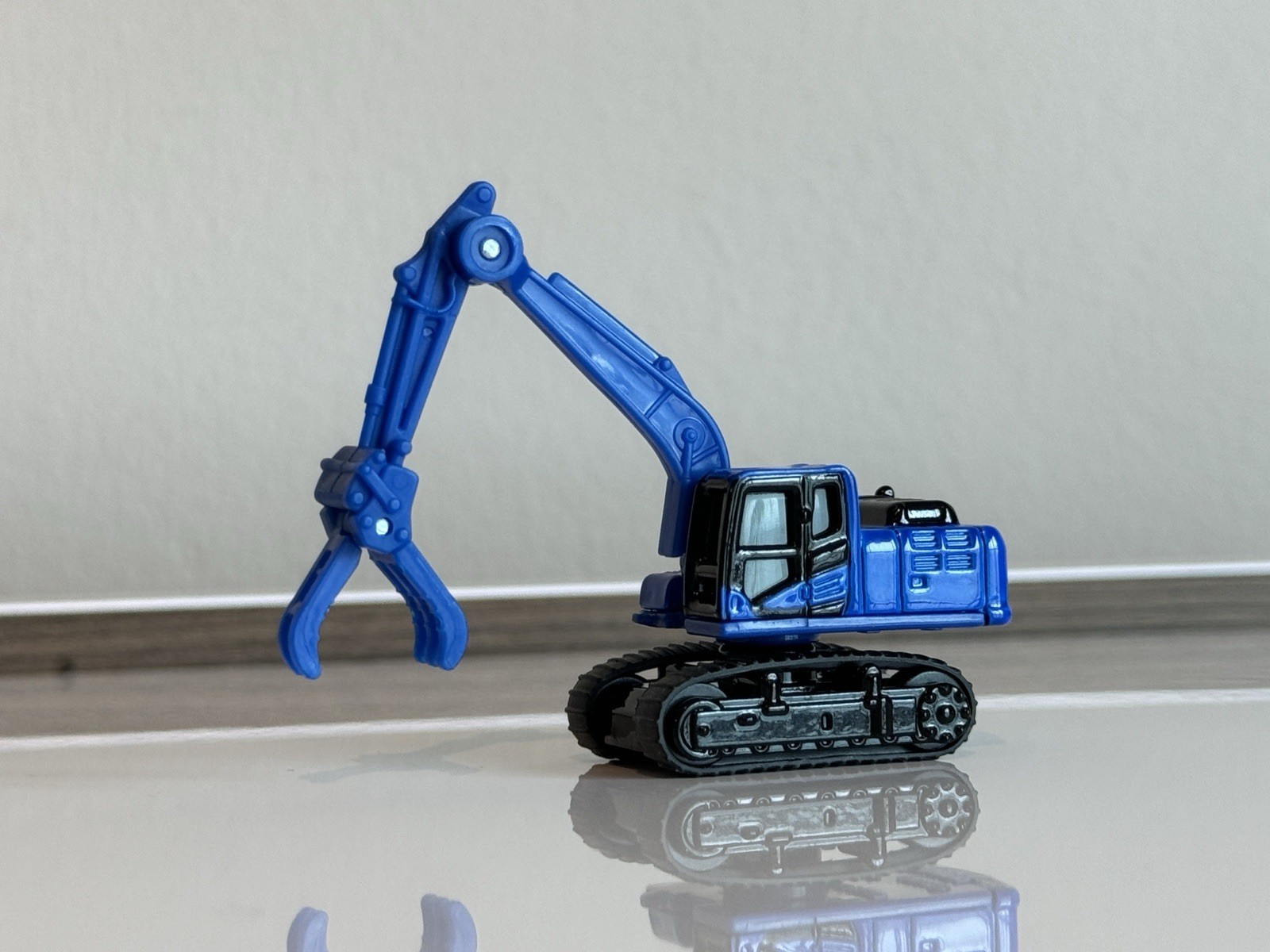 RARE Tomica Tomy Blue Excavator with Grapple PC200-10 NEW