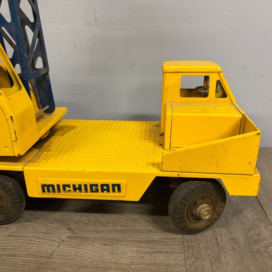 Nylint Clark Michigan T-24 Crane Truck Original Paint W/ Bucket 1 Panel of Box
