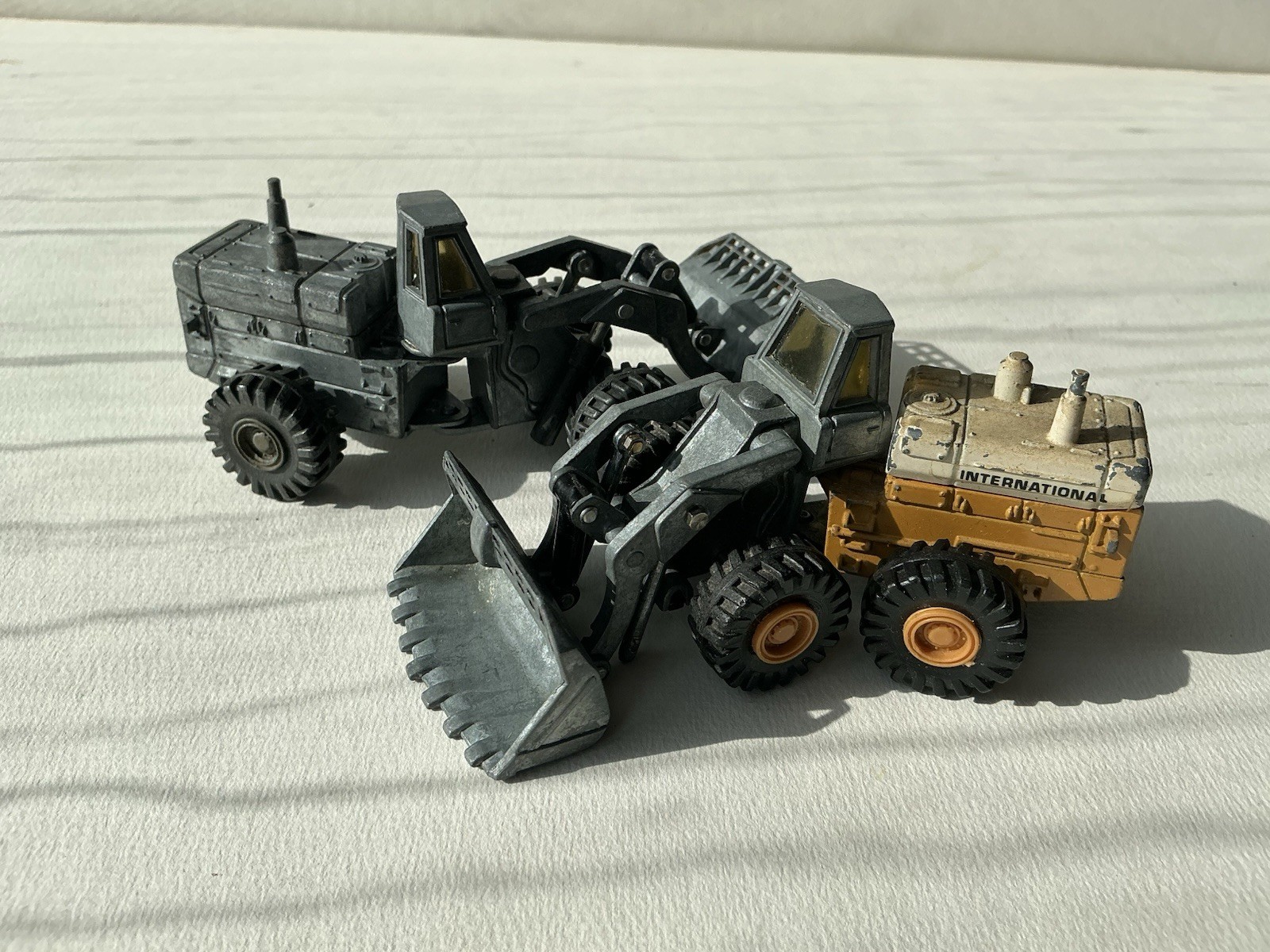 ERTL Front Loader Payloader 560 Diecast 1/50? Scale Diecast Metal Two Listed