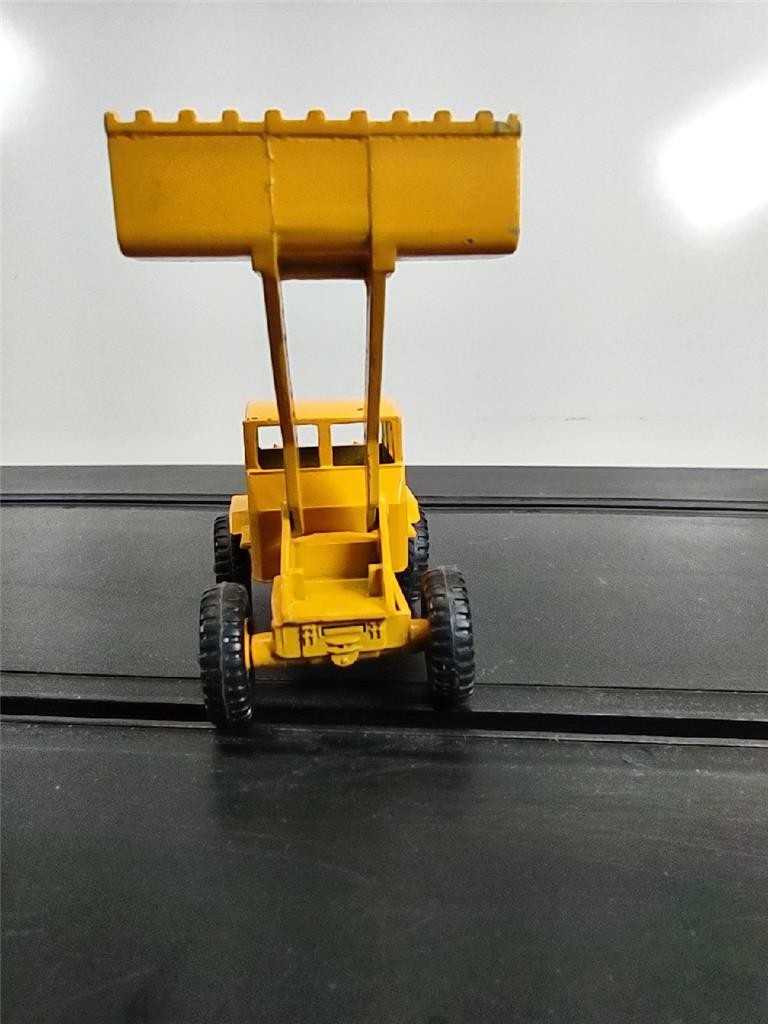 Lesney Matchbox #69 Hatra Tractor Shovel 1965 Nice condition, clean