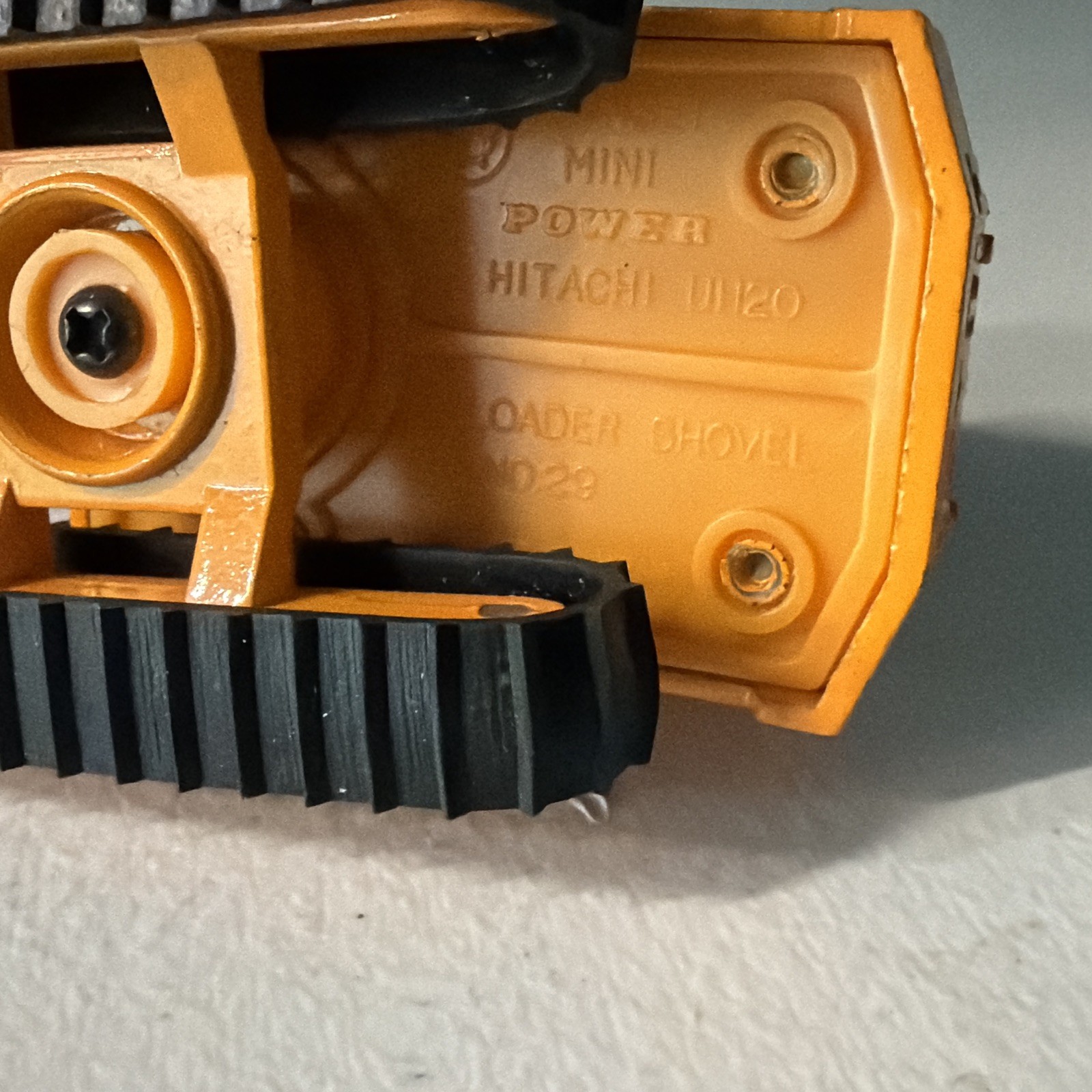 Shinsei 29 Hitachi UH20 Loader Shovel Diecast Construction – Made In Japan 1/50