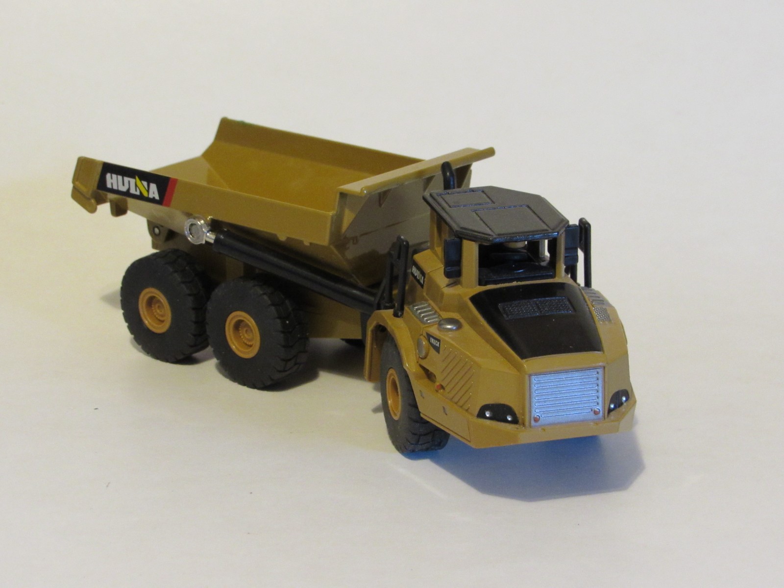 Huina 3 Axle Articulated Dump Truck 1:50 Diecast