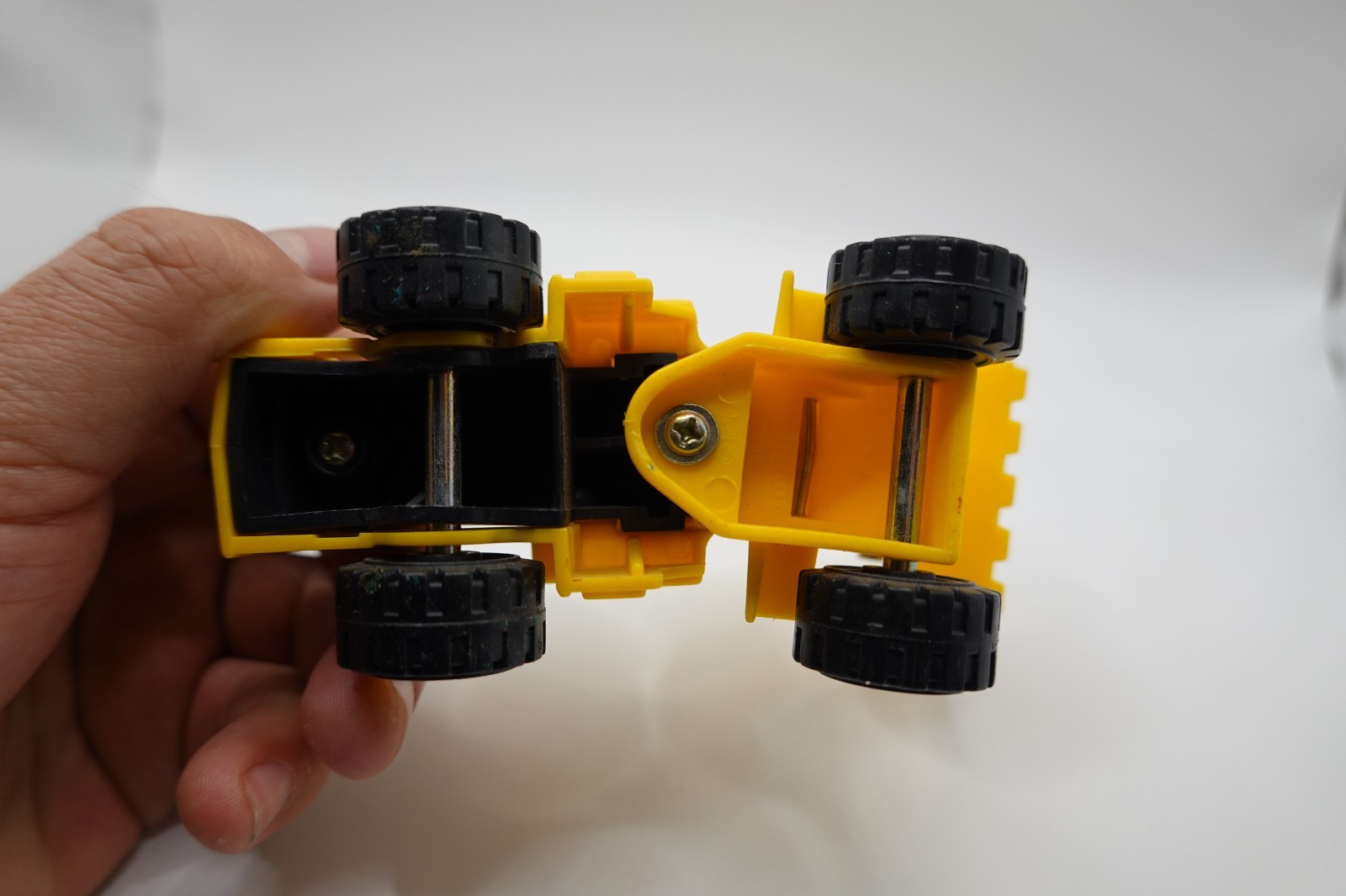 Tonka 1990 Front End Loader 1:64 Scale With Moving Loader Bucket NICE!