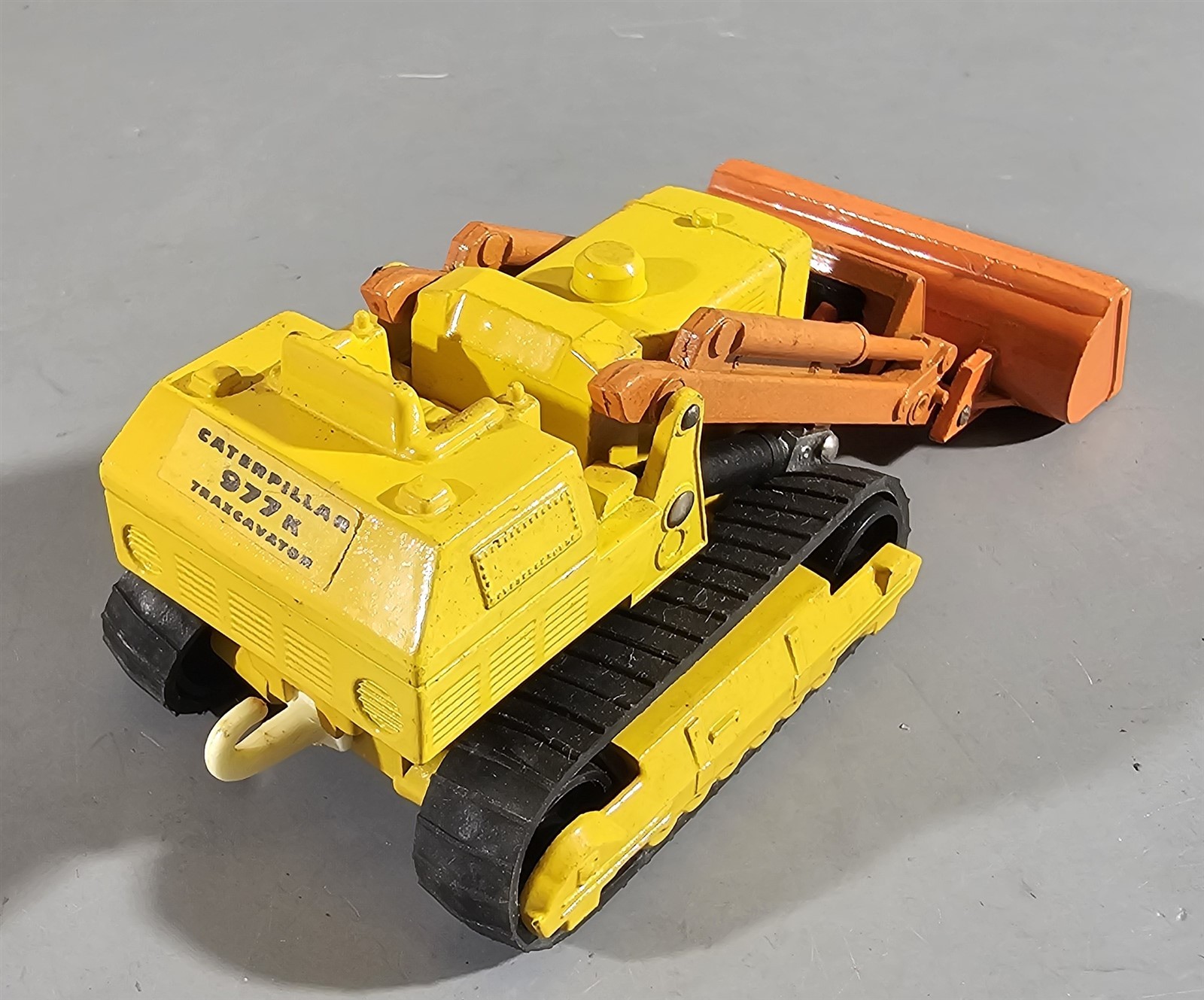 MATCHBOX KING SIZE CATERPILLAR K8 C5 TRAXCAVATOR (#1)