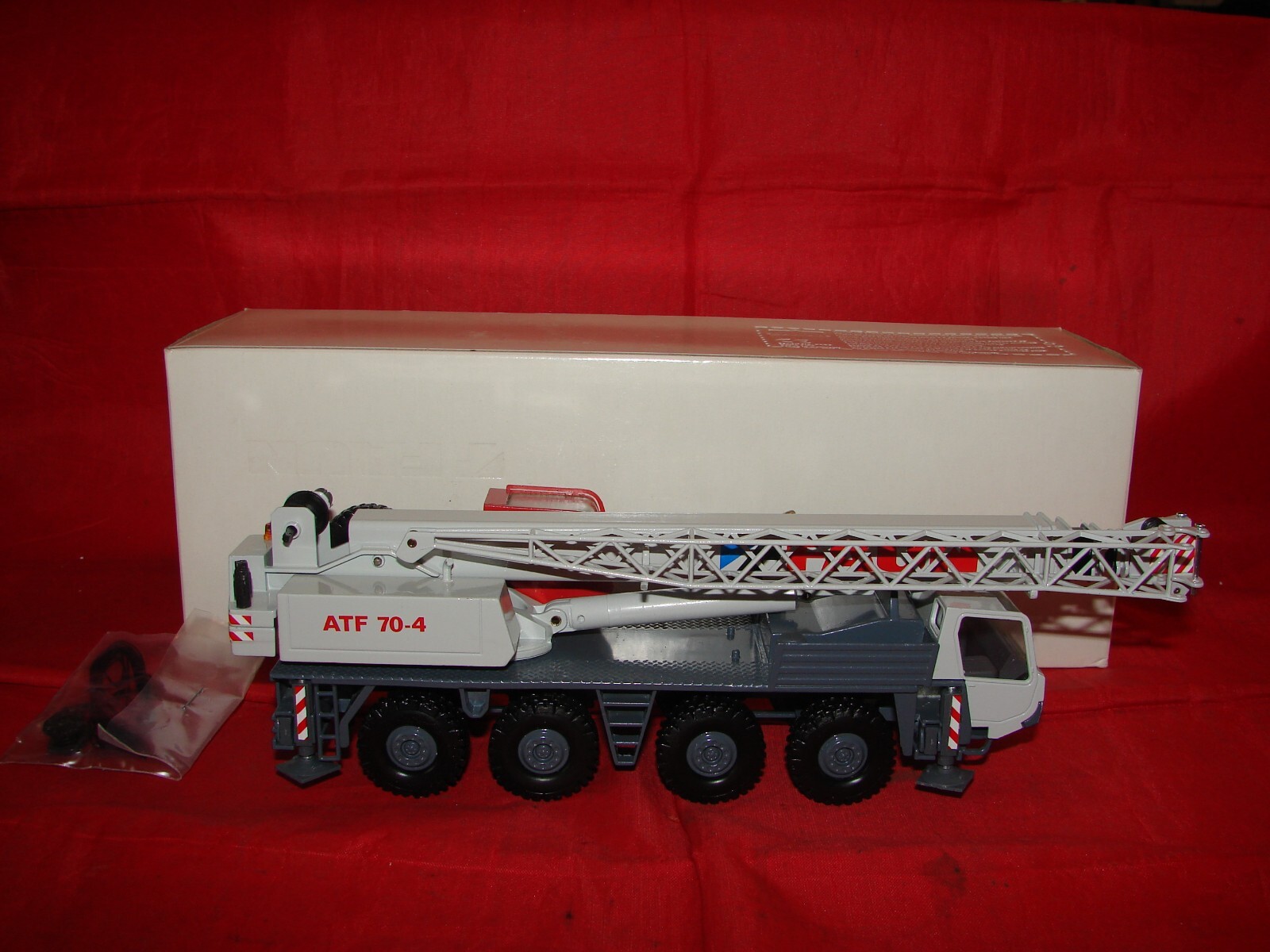 FAUN CONRAD 1/50 1:50 MOBILE CRANE ATF 70-4 NEW BOX 2084