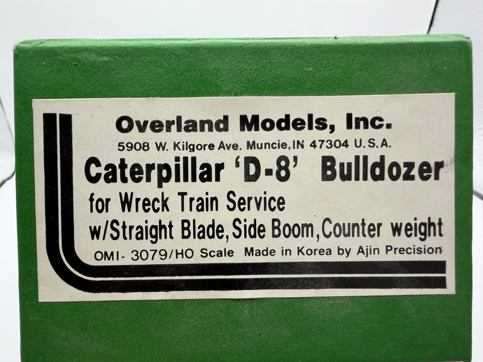 Overland Models Caterpillar “D-8” Bulldozer OMI-3079 w/Strait Blade/Side Boom/CW
