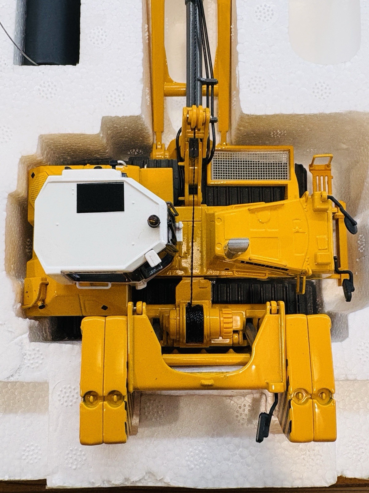 Liebherr RL 66 Pipe Layer Excavator Die Cast Collector Model 1/50 Scale Like New