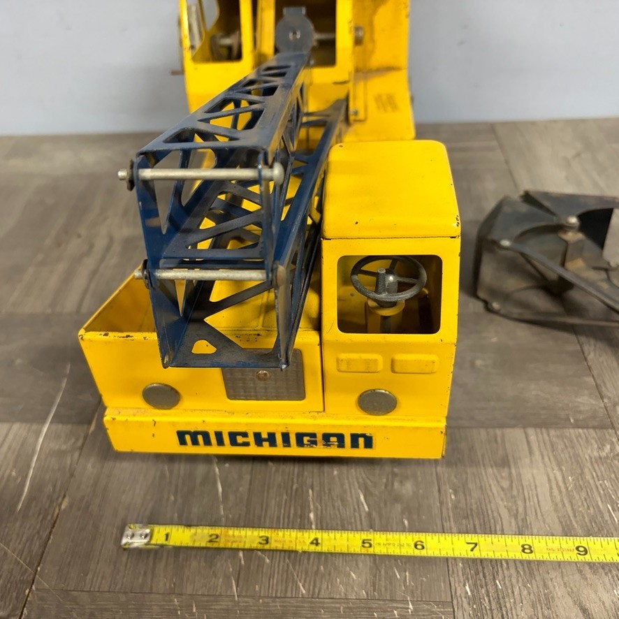 Nylint Clark Michigan T-24 Crane Truck Original Paint W/ Bucket 1 Panel of Box