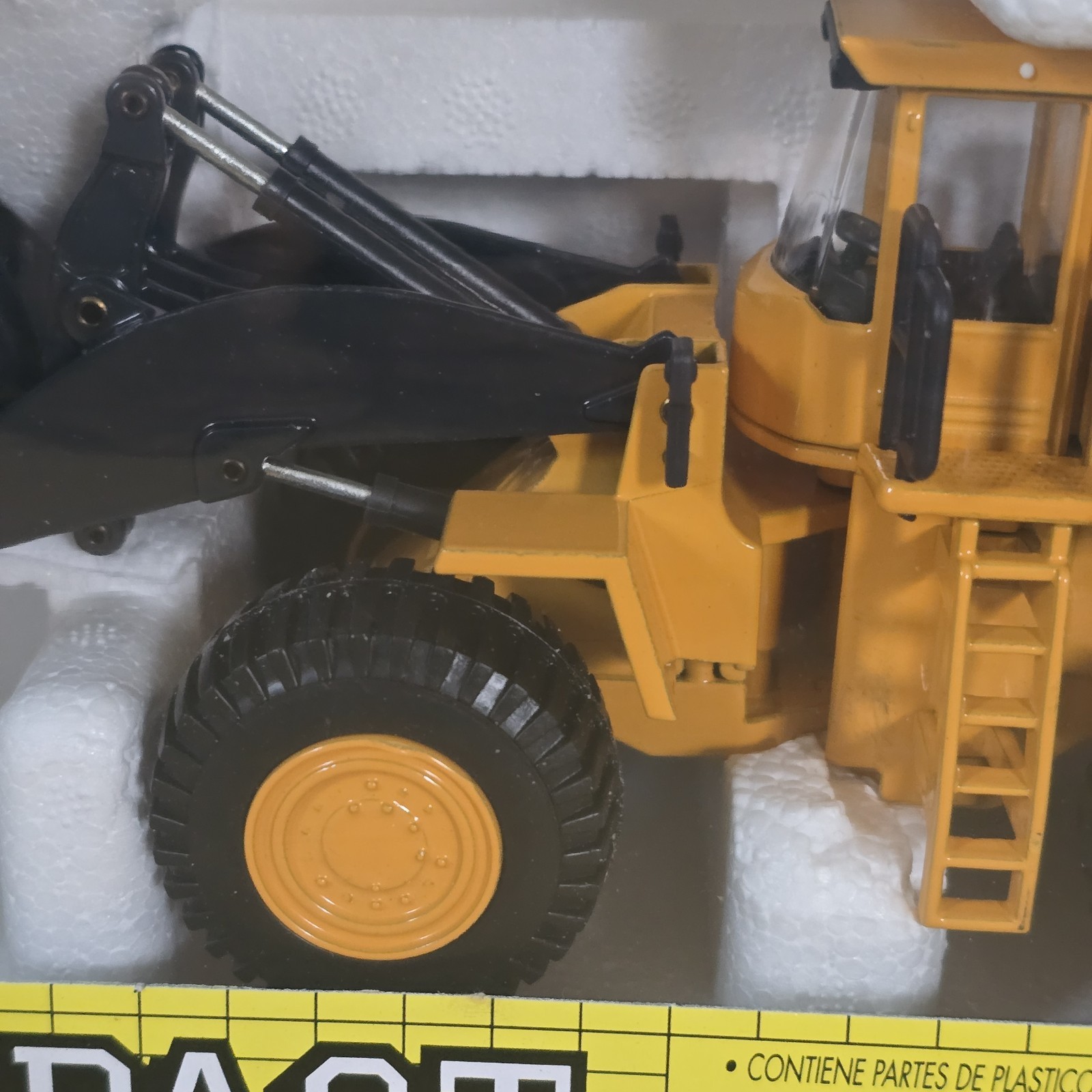 JOAL 197 VOLVO L-330C WHEEL LOADER 1:50 SCALE N.I.B.