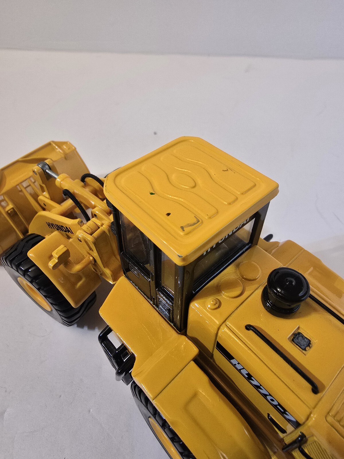 2003 1:40 Diecast Hyundai HL770-7 Wheeled Loader Used Open W/issues