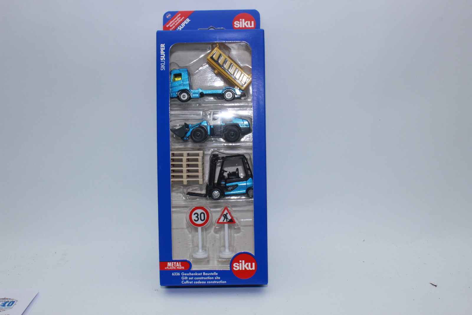 Siku 6336 Gift Set Construction Site Volvo FL Truck Loader Forklift NEW OVP