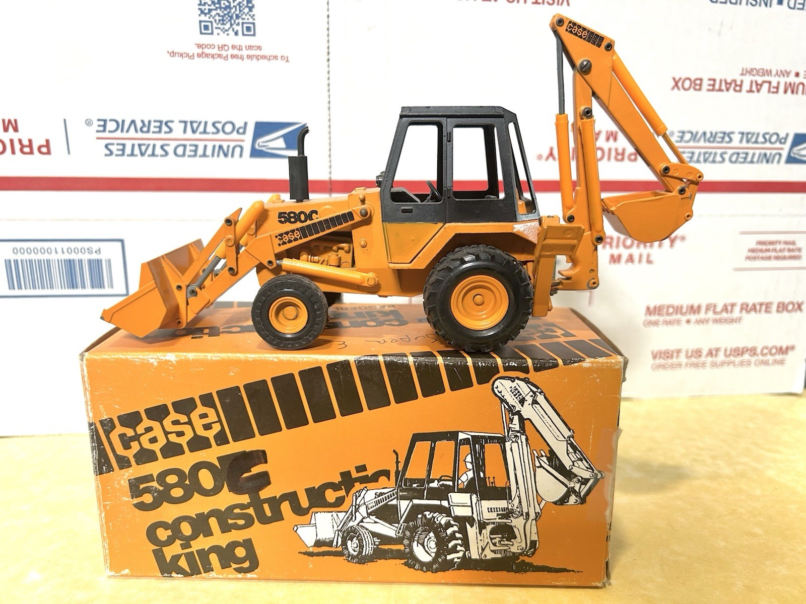 Conrad 1/35 Case 580C (Early Gescha) Construction King Loader-Backhoe (Boxed)