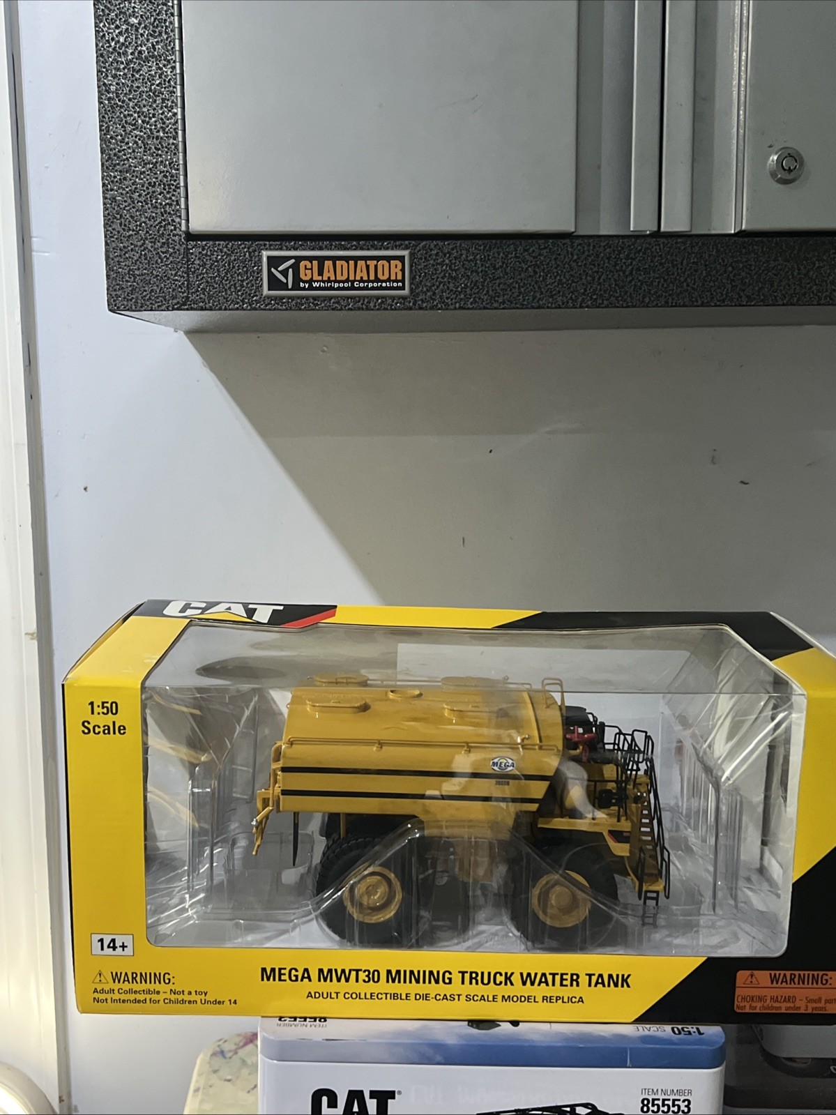 CAT MWT30 Mega Mining Truck Water Tank 1:50 Scale Model – Diecast Masters 85276C