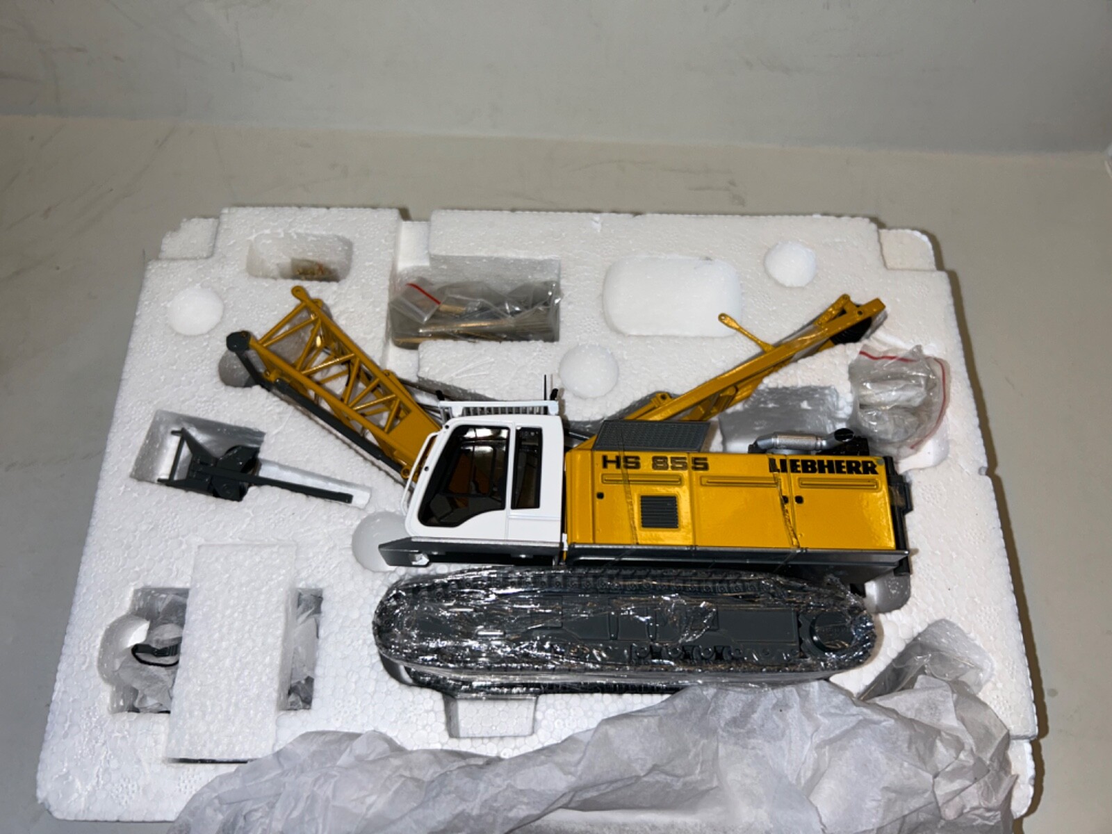 1/50 NZG 728 LIEBHERR HS 855 HD Duty Cycle Crawler Crane