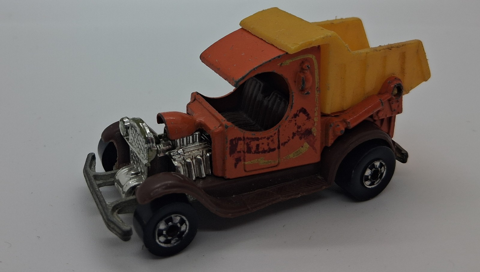 Hot Wheels A Truckin’ Dumpin’ A Truck Orange Ford C-Cab Blackwall 1977