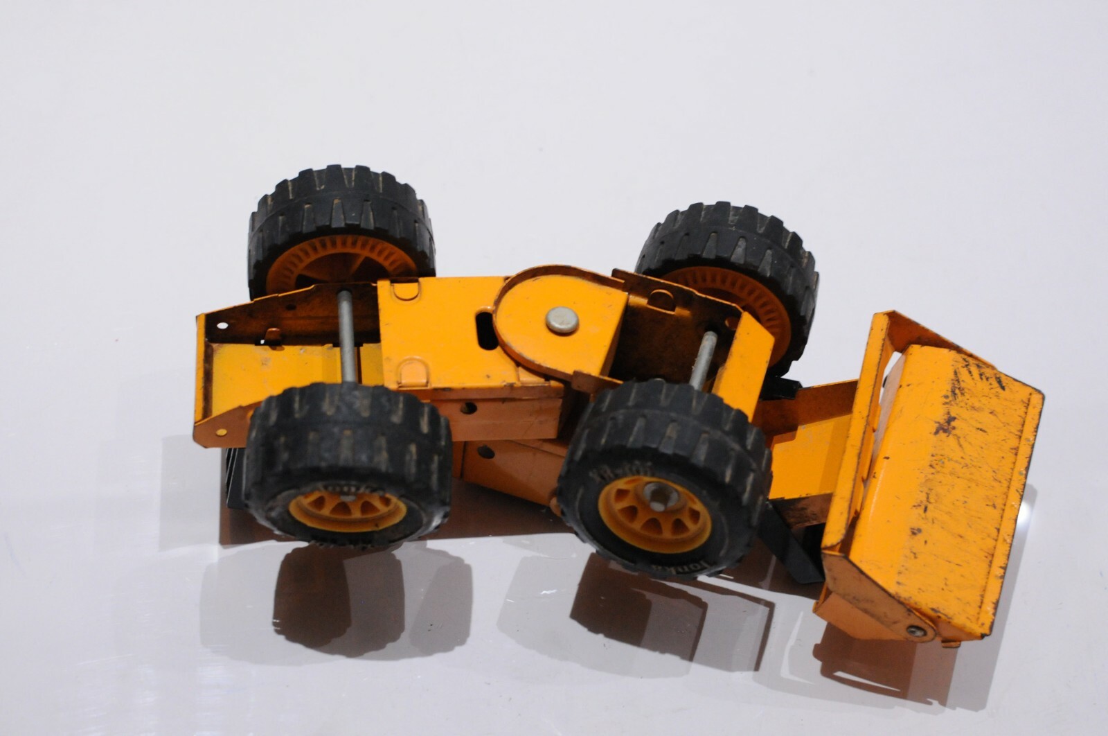 TONKA VINTAGE STEEL PRESSED BULLDOZER XT-101
