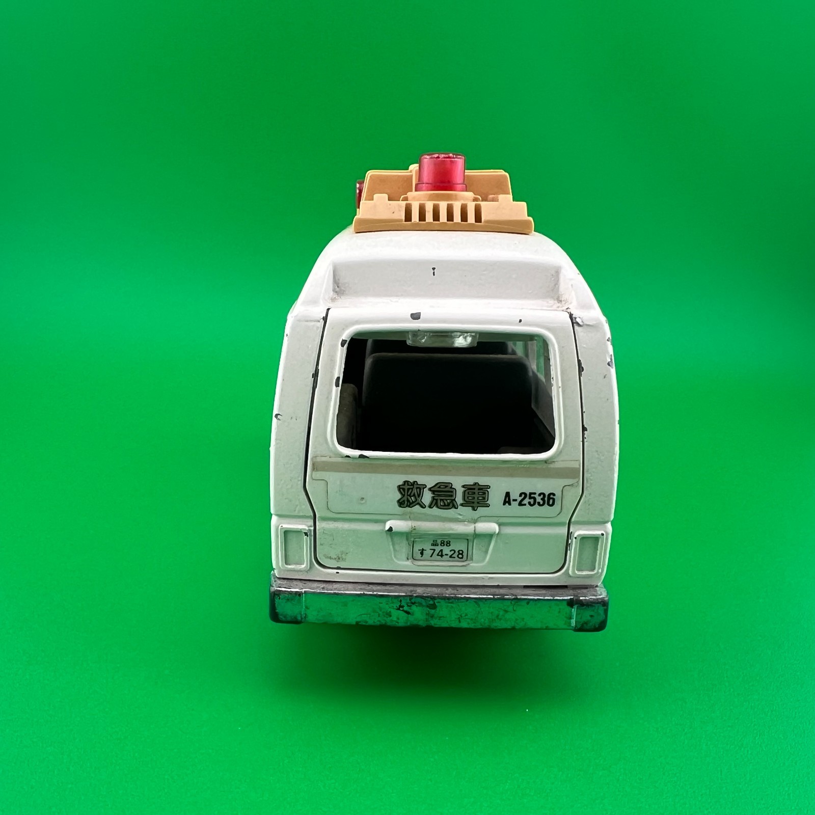 Diapet Yonezawa Nissan Caravan Ambulance 1/43 Made In Japan 014-1994