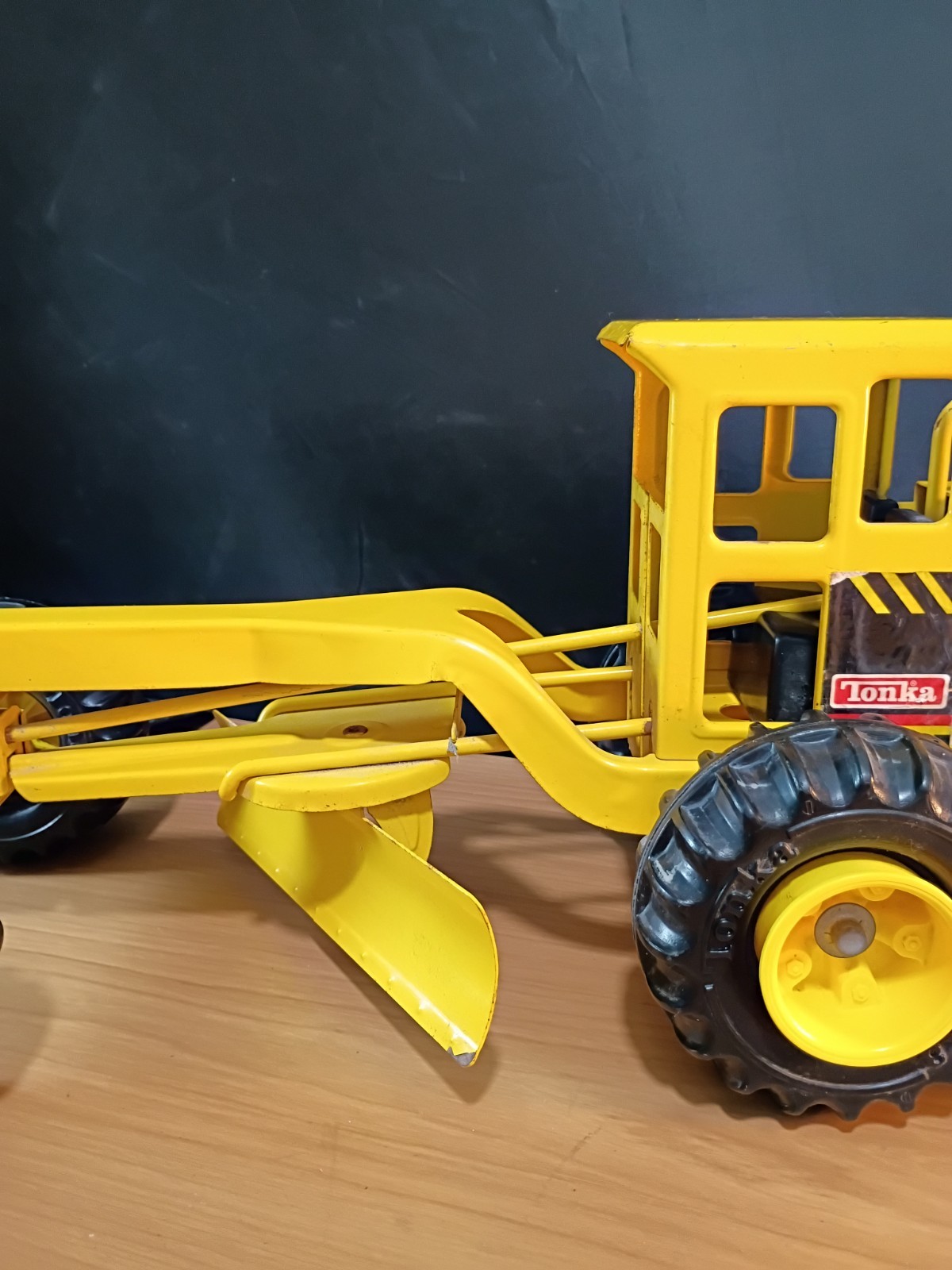 Vintage Tonka Yellow Pressed Metal Toy Construction Road Grader – 17”
