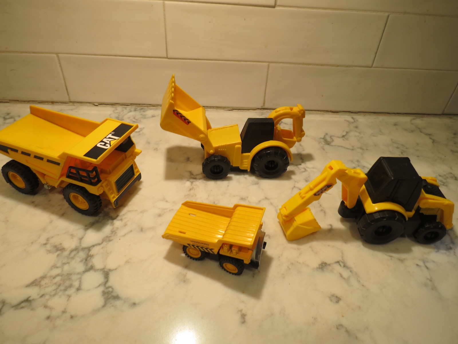 Cat toy Construction vehicles dump truck payloader front loader bulldozer
