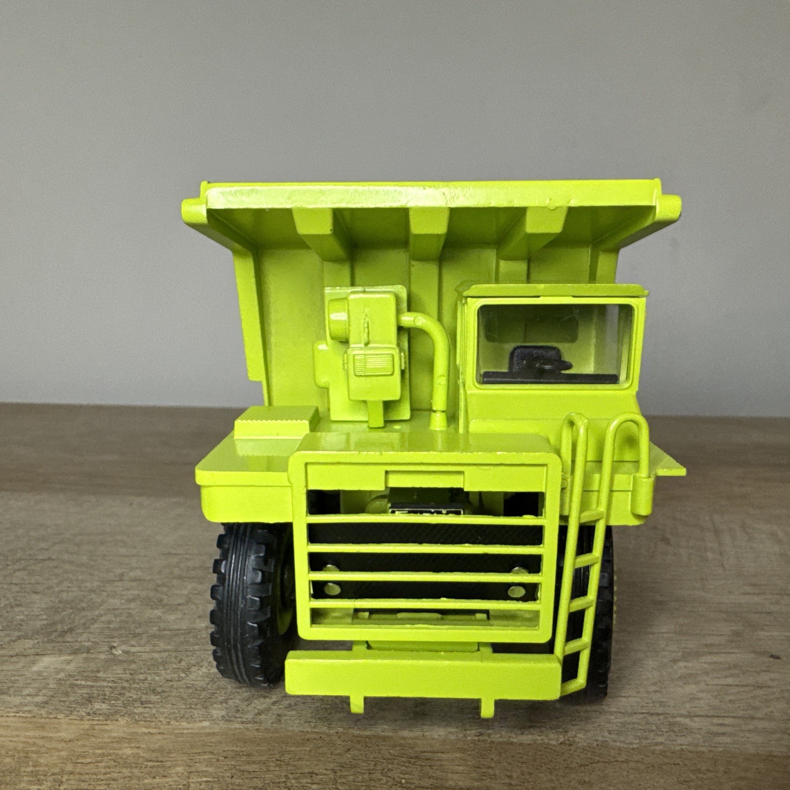 CONRAD 1:50 2761 EUCLID EUC R-35 KIPPER TIPPER DUMP TRUCK IN OVP