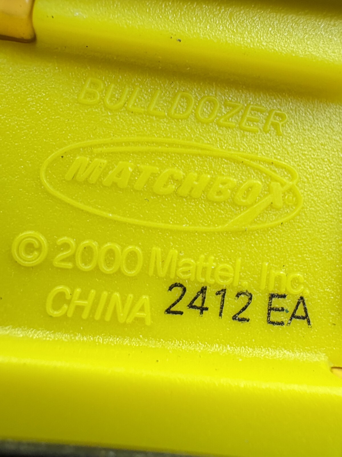 2002 Matchbox MB493 Build N Bash Bulldozer Yellow Red Blade #42 Loose