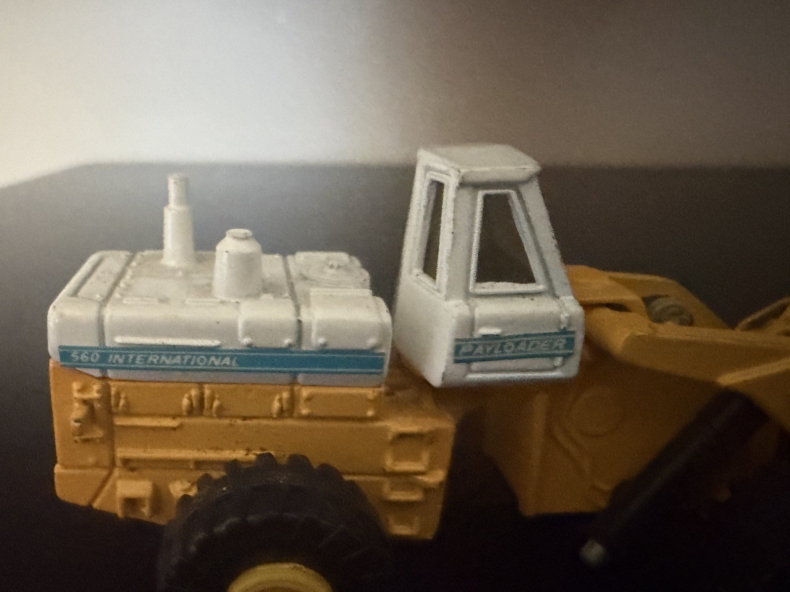 ERTL Mighty Movers International Payloader Wheel Loader 560 NO BOX*