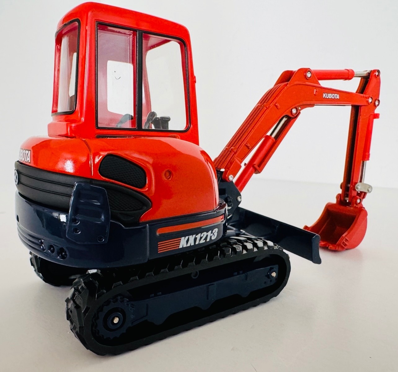 1:24 Kubota KX121-3 Compact Excavator Diecast Model