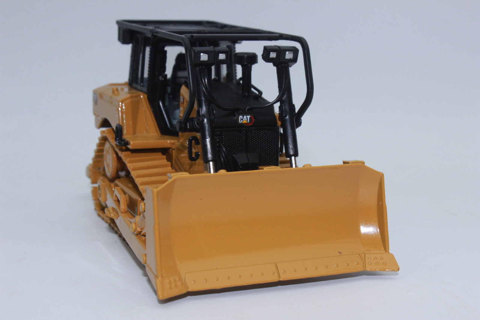 Diecast Masters 85553 CAT Caterpillar D6 SU Blade Bulldozer 1:50 NEW OVP