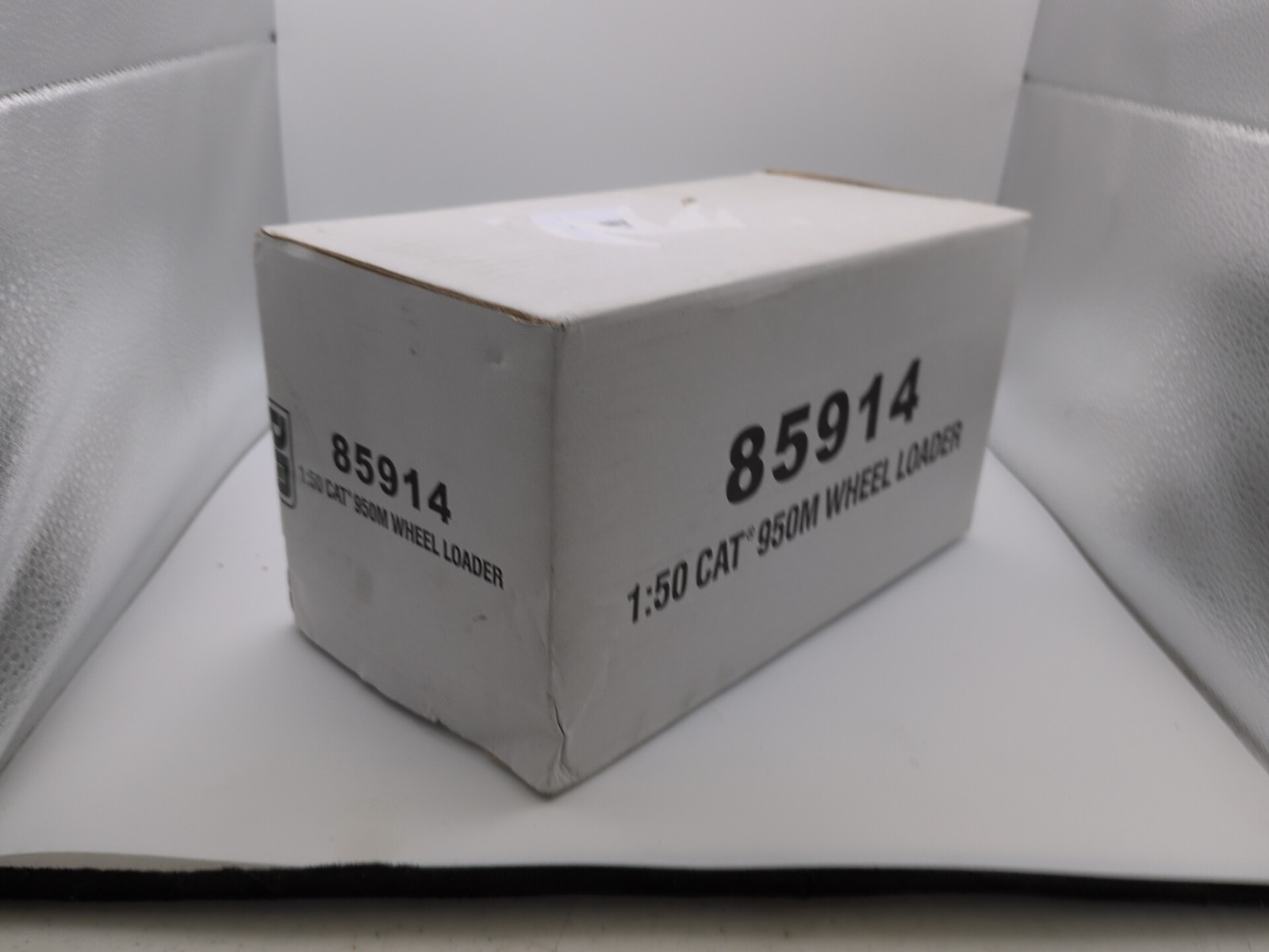 Diecast Masters 1/50 Caterpillar 950M Wheel Loader (85914)