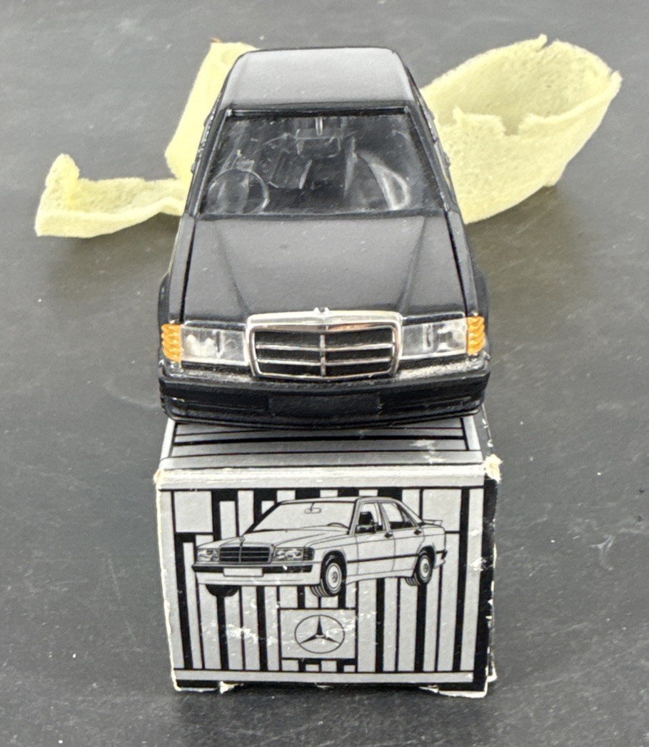 1/35 Scale Mercedes 190E 2.3-16 W201 Diecast Car 5″ NZG Modelle No. 254 Black