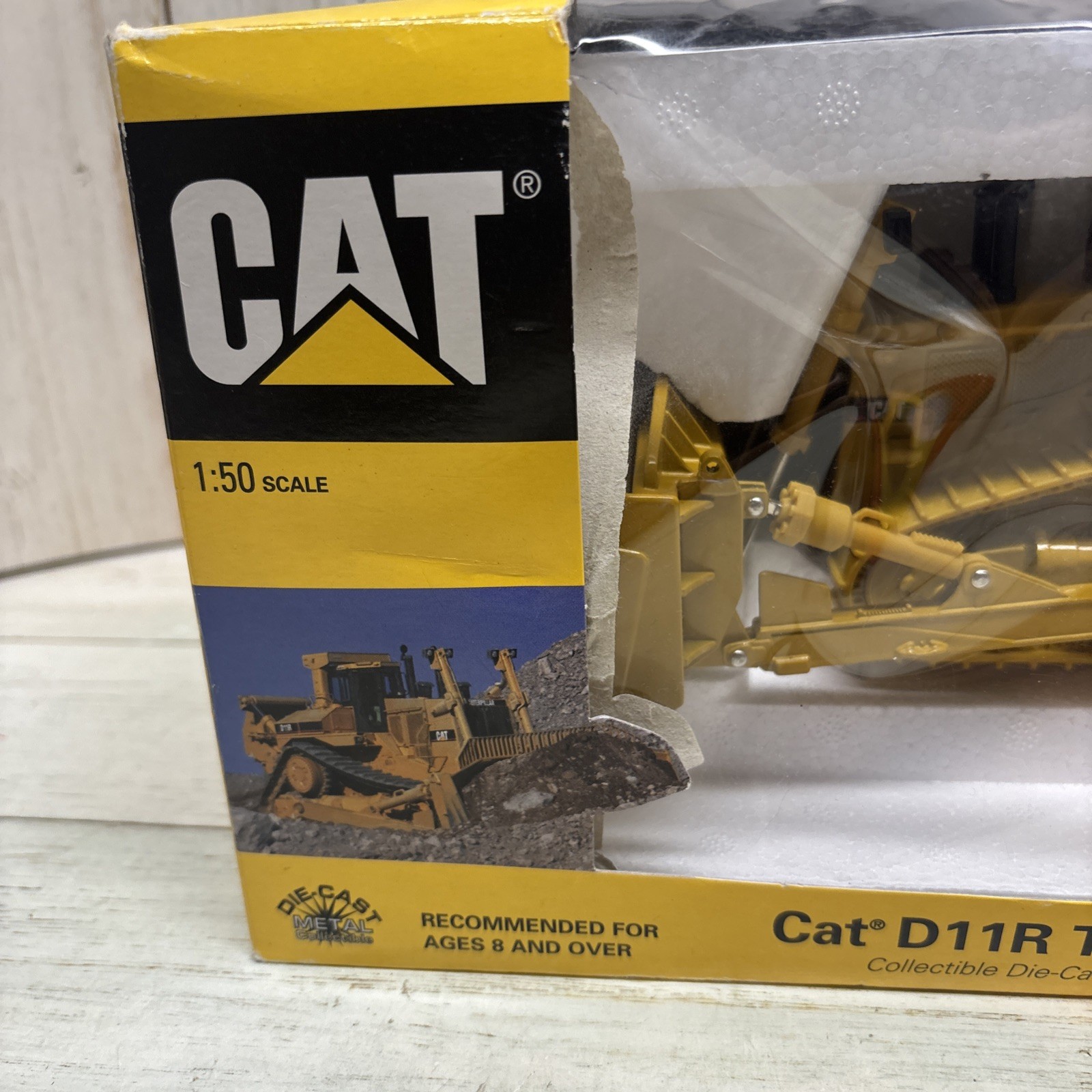 Norscot Cat Caterpillar D11R 1:50 Track-Type Tractor Diecast 55025 IN BOX