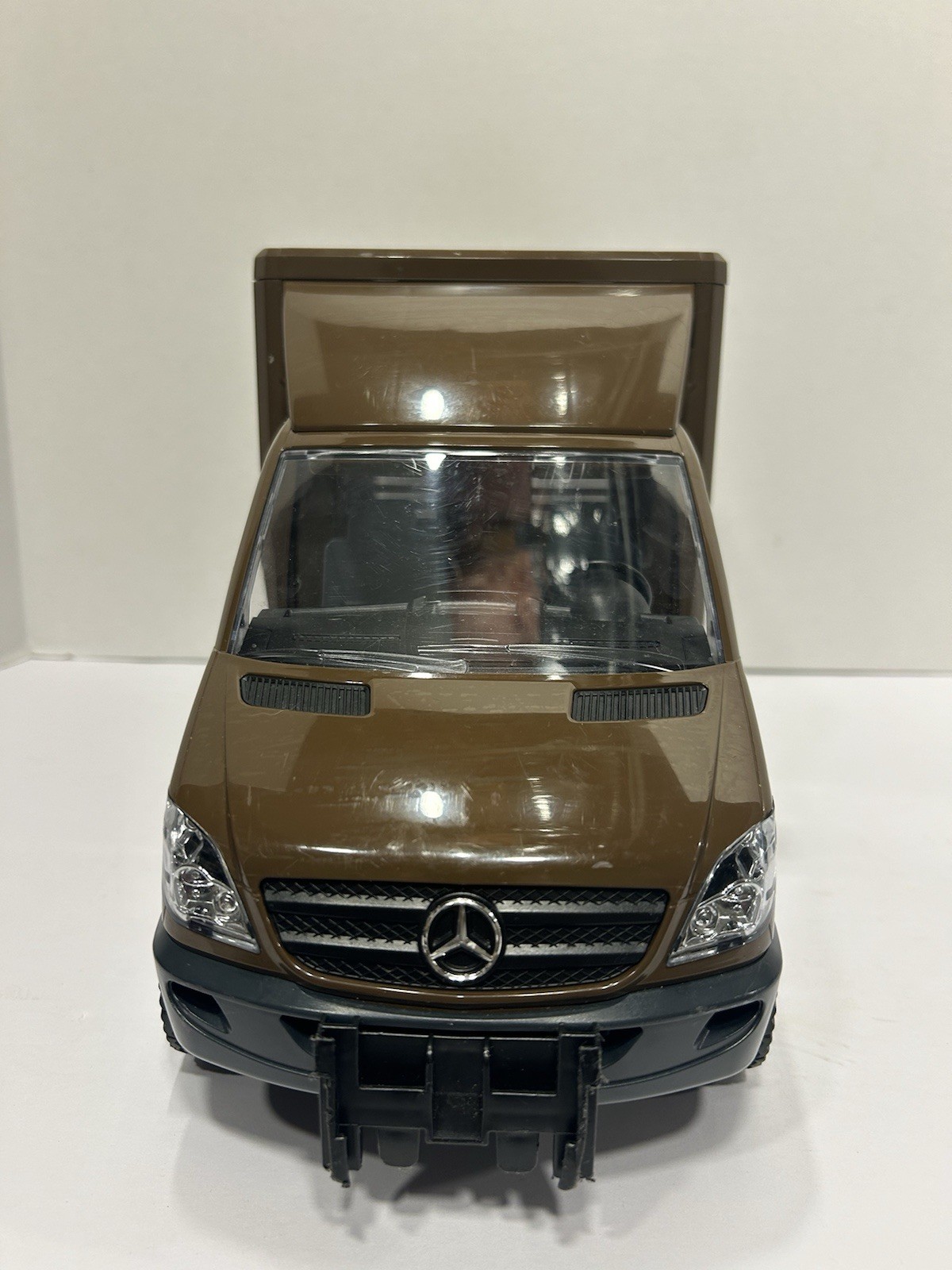 UPS Delivery Truck Mercedes Benz Sprinter 2006 Bruder 17”