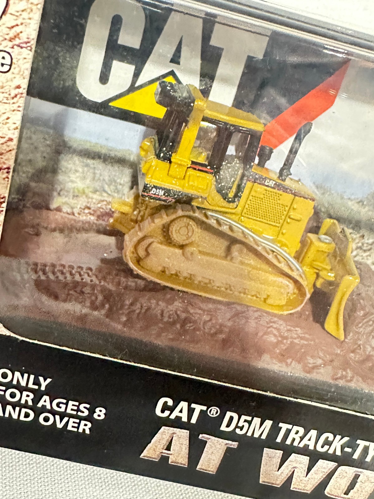 Caterpillar D5M Dozer At Work Series By Norscot 1/87th Scale