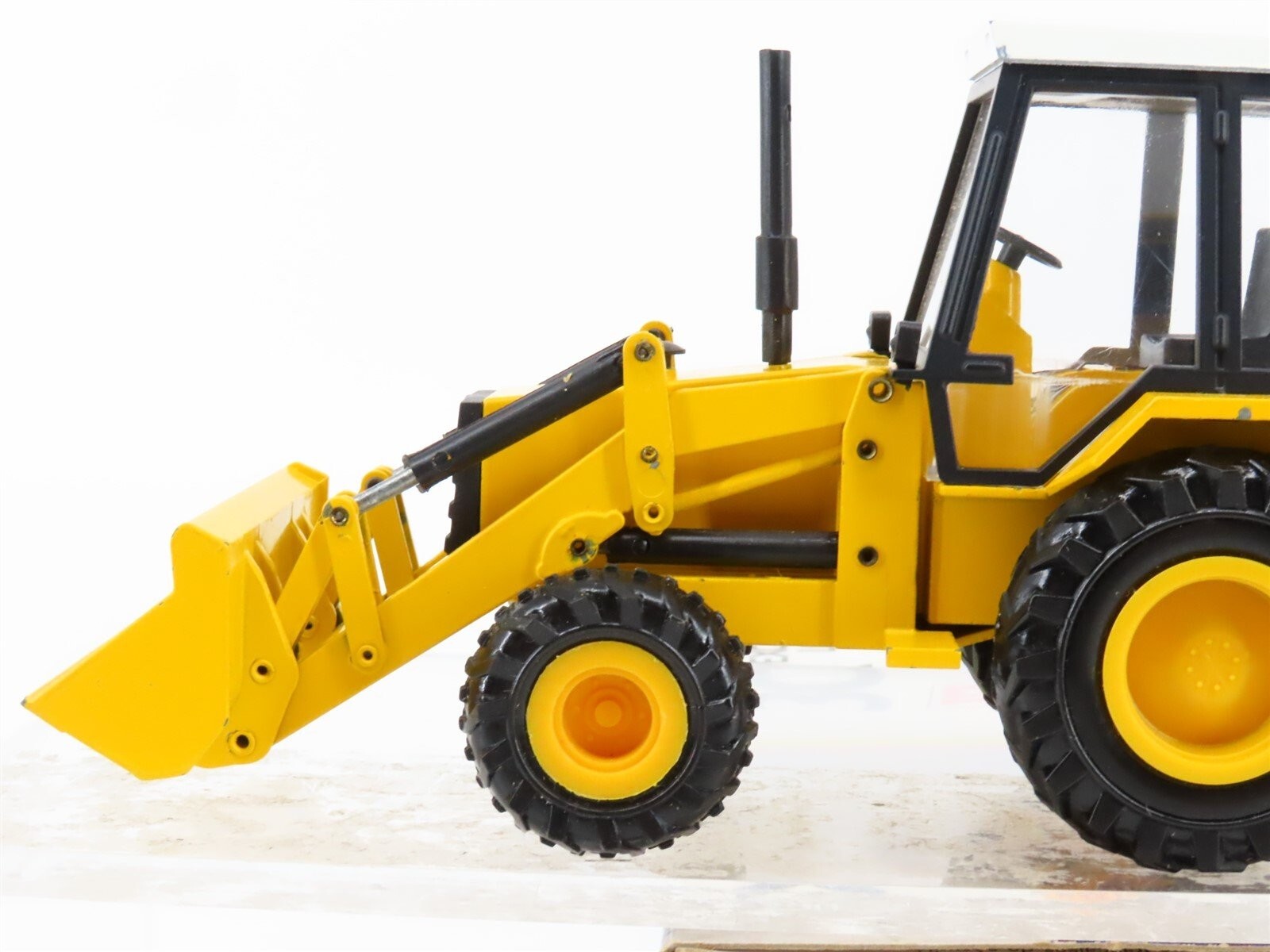 JCB 3CX Backhoe Loader – NZG 1:35 Scale Diecast Model #277