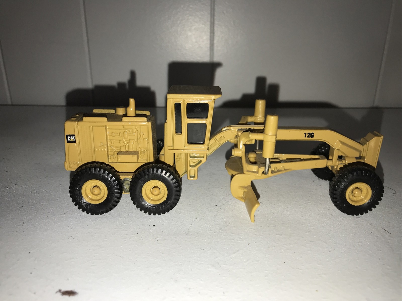 Used Ertl Caterpillar 12G Diecast Articulating Road Grader 1/64 Scale Toy Model