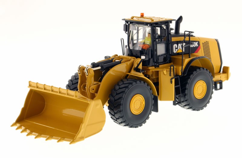 DIECAST MASTERS,CATERPILLAR 980K wheel loader rock bucket with operator and m…