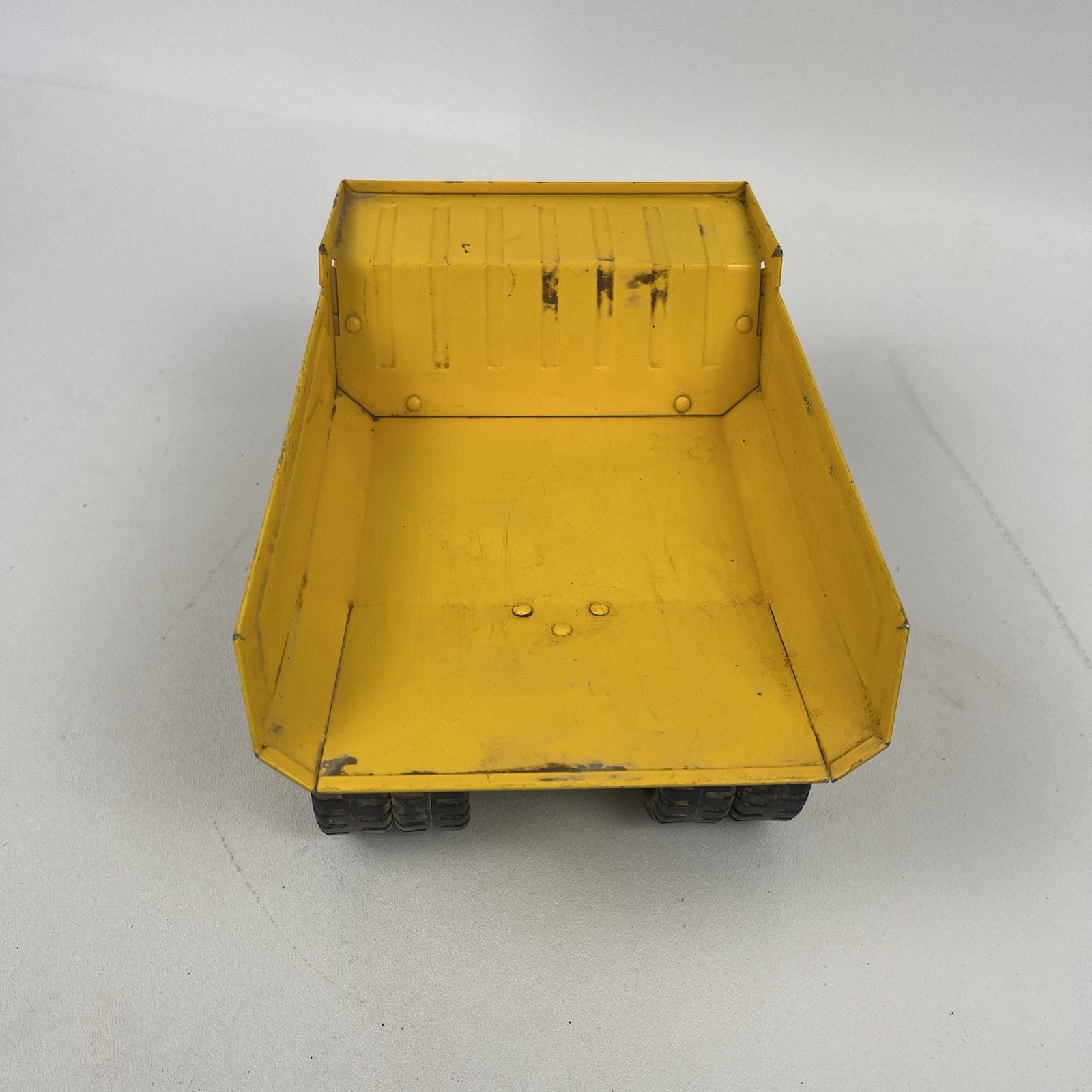 Vintage Kai Yip pressed steel KY Giant Load GL-190 mining dump truck.