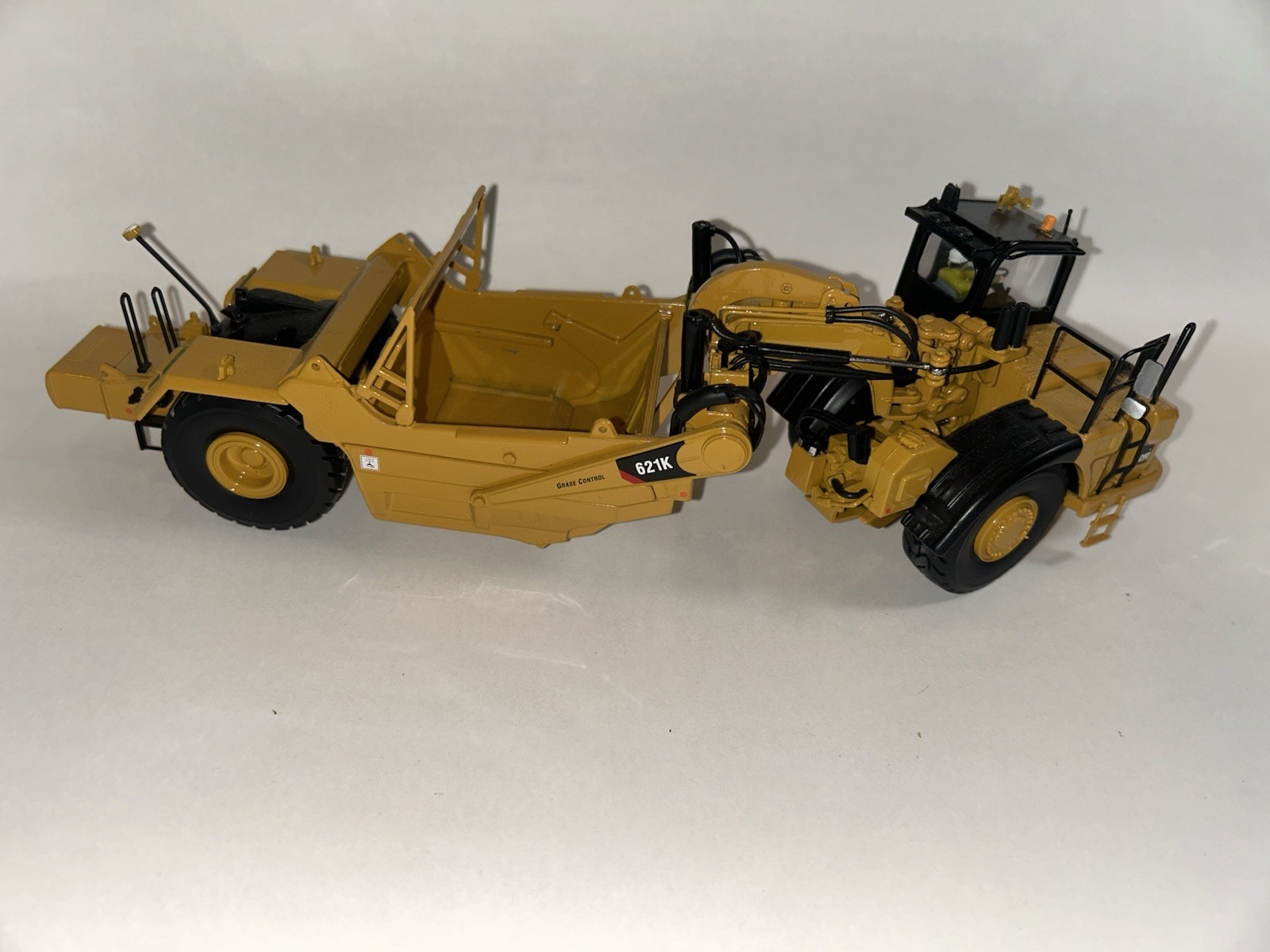 1:50 DM CAT621K Wheel Tractor-Scraper Construction Machine Diecast Model