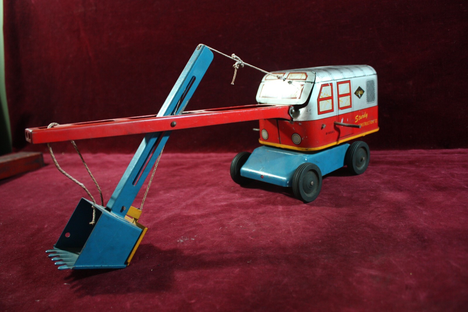 * VINTAGE WYANDOTTE STURDY CONSTRUCTION CO. TIN PRESSED STEEL TOY STEAM SHOVEL *
