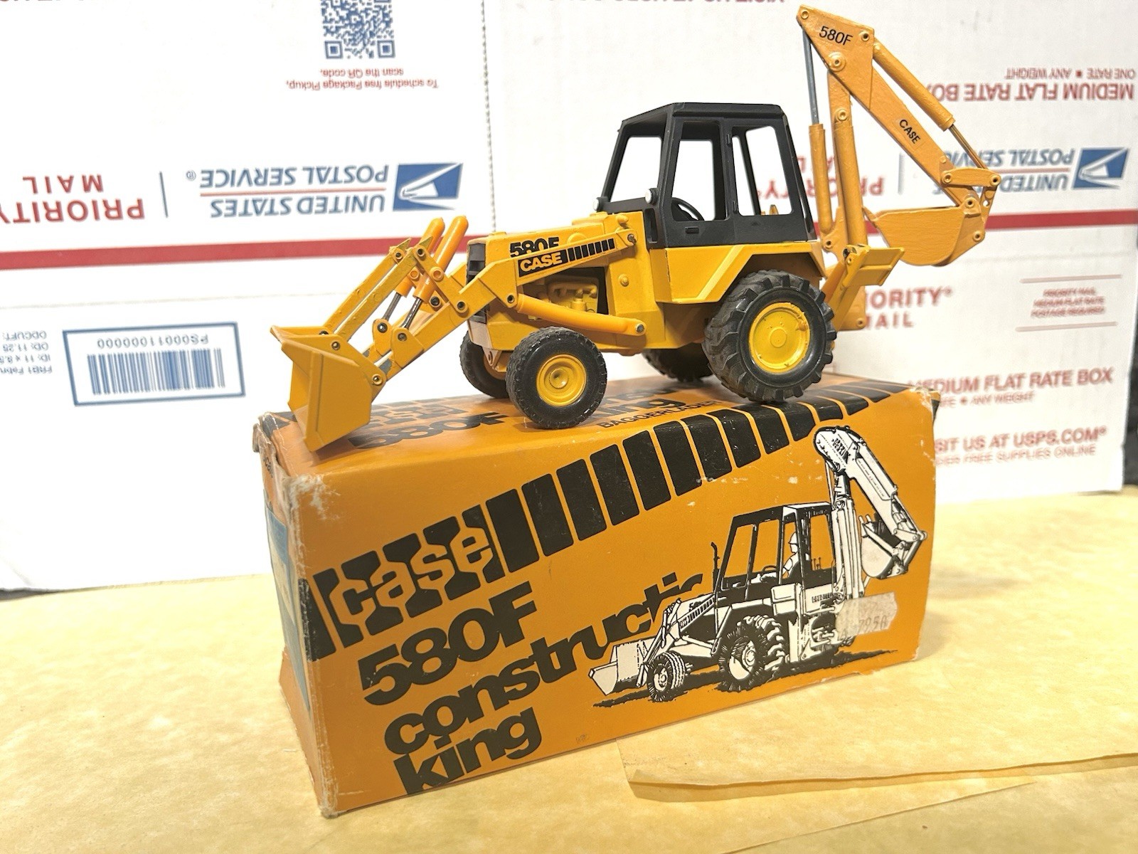 Conrad 1/35 Case 580F Construction King Loader-Backhoe w/Original Box!