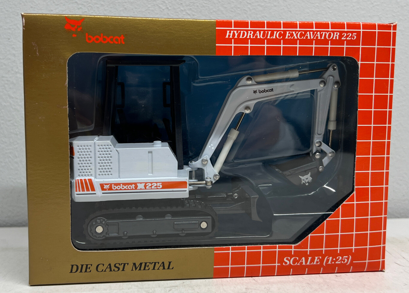 1/25 Bobcat Hydraulic Excavator X225 DieCast Melroe New in the Box by New Clover
