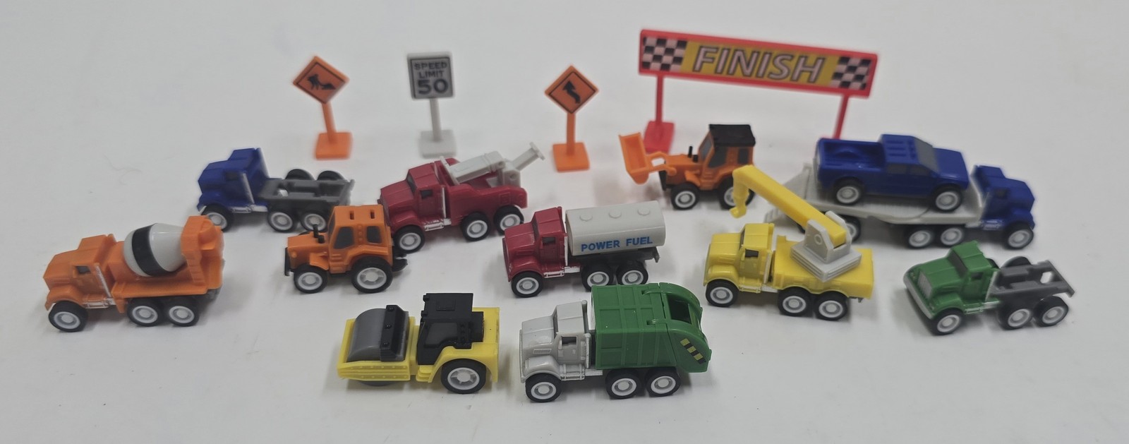 Mini Diecast Construction & Utility Vehicle Toy Set with Road Signs & Finish