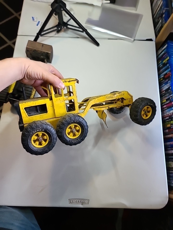 2 Vintage 1970s Tonka Truck Yellow Road Grader Steel With T-6 Loader