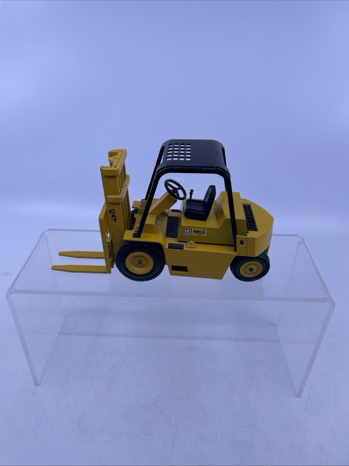 Vintage CATERPILLAR V 80 D Forklift Fork Lift 1:25 NZG 182 West Germany D